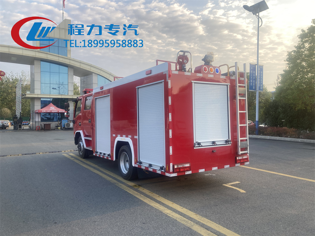 東風(fēng)4噸水罐/泡沫消防車