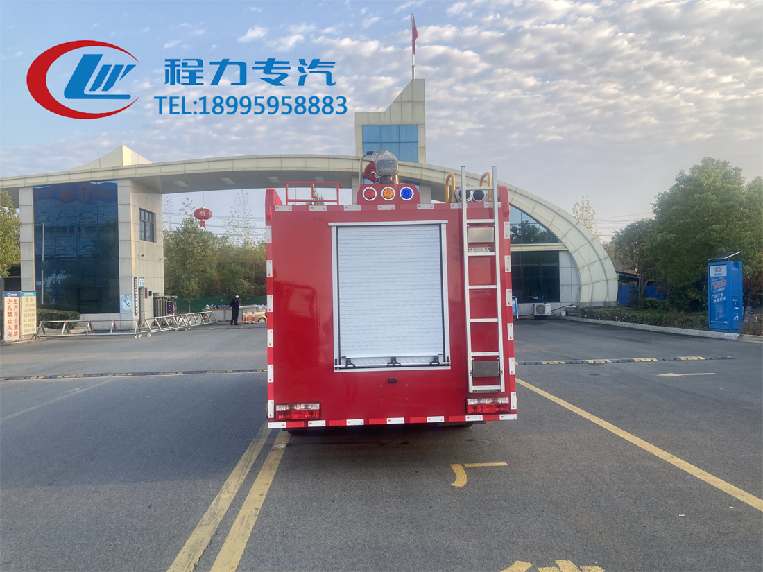 東風(fēng)4噸水罐/泡沫消防車