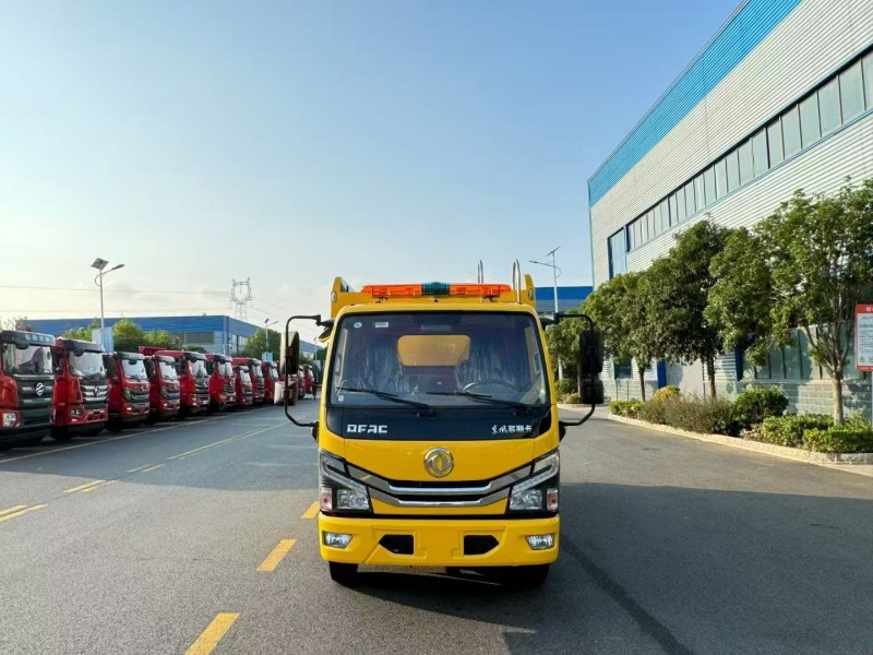 東風(fēng)小多利卡