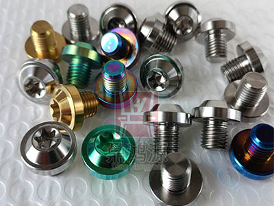 大面積的廠房倉(cāng)庫(kù)